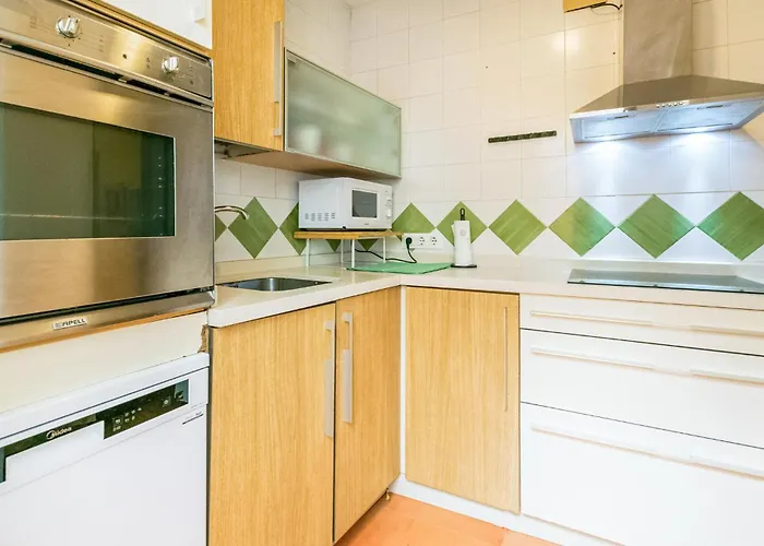 2 Bedroom Lovely In Διαμέρισμα Κόρδοβα